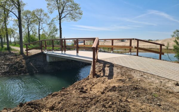 Voltooide Brug op Lingemeer: Een Nieuwe Verbinding Over Water